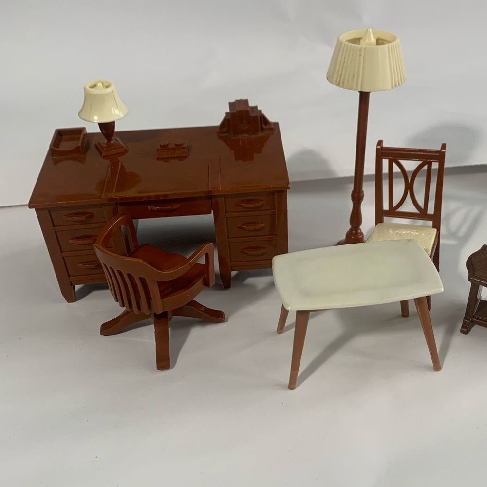 Reliable Dollhouse Office Desk Chair Lamp